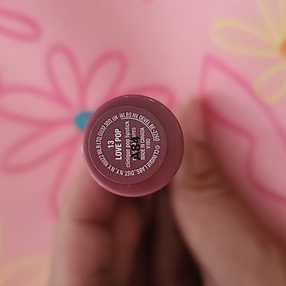 Clinique Pink Floral Makeup Bag With Samples - Picture 6 of 9